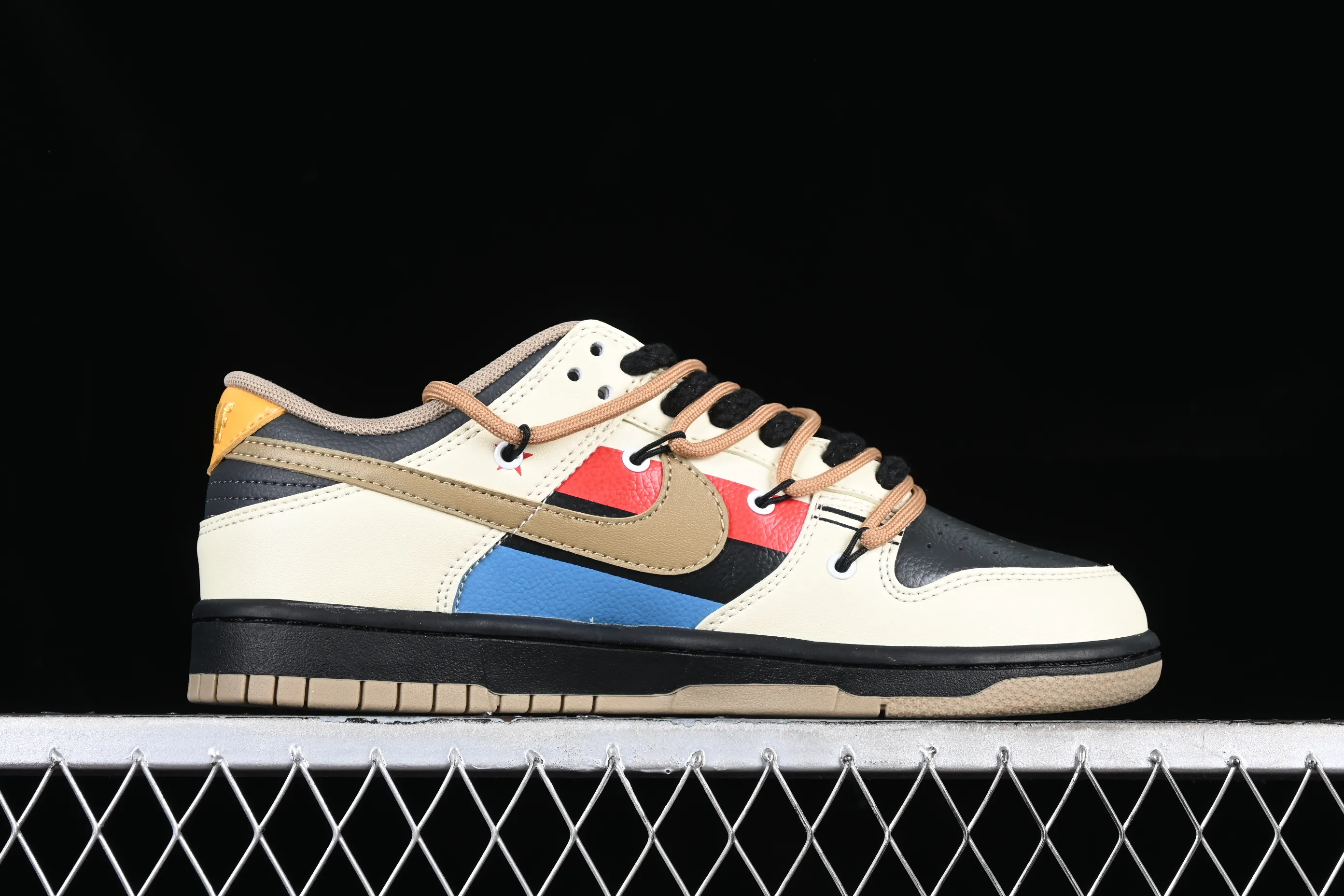 All Categories Nk SB Dunk Series Nk SB Dunk Low Low-top sneakers Nk Dunk Low Panda Prank-Retro Street Red Blue Brown Medieval Star SB strap low-top casual sneakers DJ6188-200